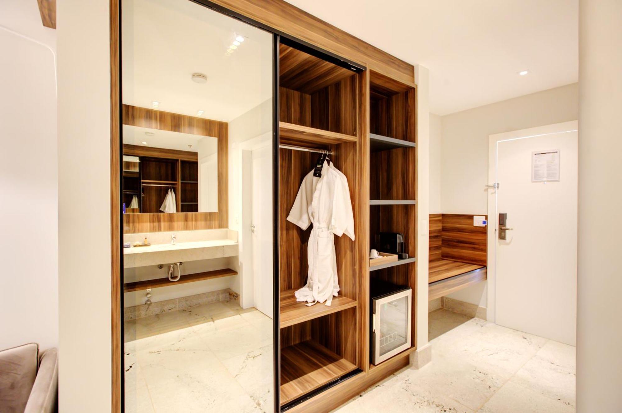 Doubletree By Hilton - Resort - Foz Do Iguacu Exterior photo Sliding mirrored wardrobe doors